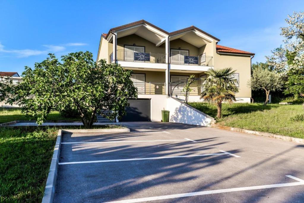 Apartments Lia-Jolie 乌马格 外观 照片